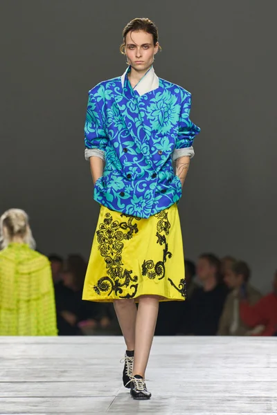 Look 27